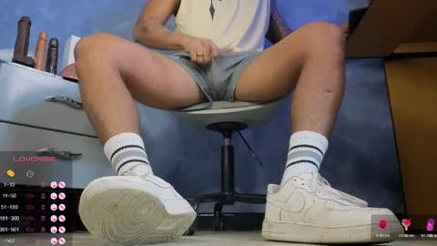 Tom online show from March 28, 2:38 pm