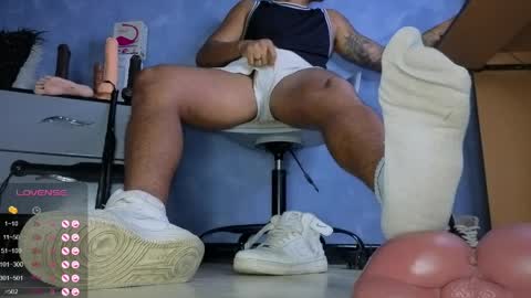 Tom online show from April 11, 12:48 am