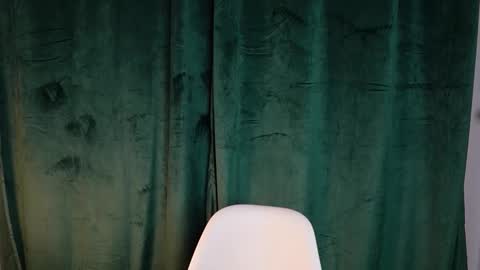 Tom online show from March 30, 5:03 pm