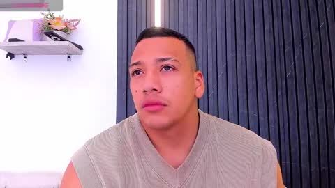 Tom muscle1 online show from October 9, 11:52 am