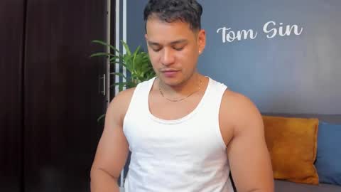 Tom Sin online show from February 28, 10:06 pm