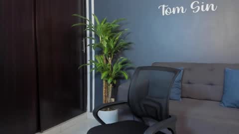 Tom Sin online show from March 3, 8:54 pm