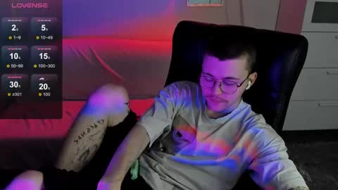 tomas_norton online show from April 17, 9:07 pm