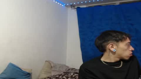 Snapshot of tomas_turbado_ chatting on August 6, 6:59 am tomas_turbado_ online show from August 6, 6:59 am