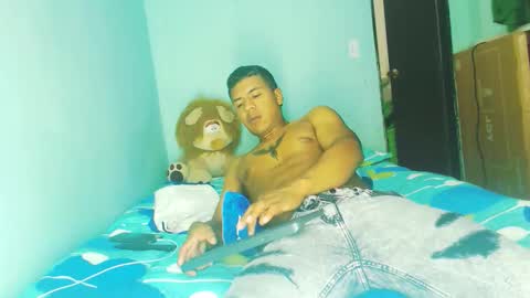 Snapshot of tomasandgero chatting on February 8, 9:18 pm SANTY online show from February 8, 9:18 pm