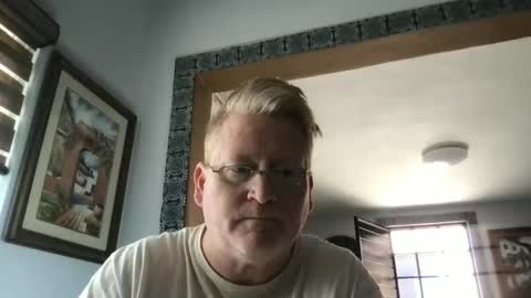 Hola online show from February 7, 9:15 pm