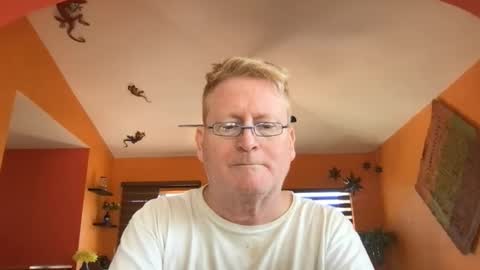 Hola online show from February 25, 4:49 pm