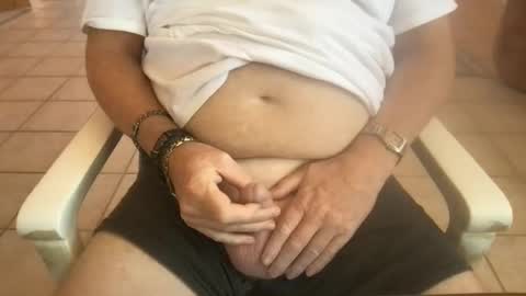 Hola online show from April 27, 5:00 pm