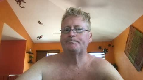 Snapshot of tomascausa chatting on July 8, 6:01 pm Hola online show from July 8, 6:01 pm