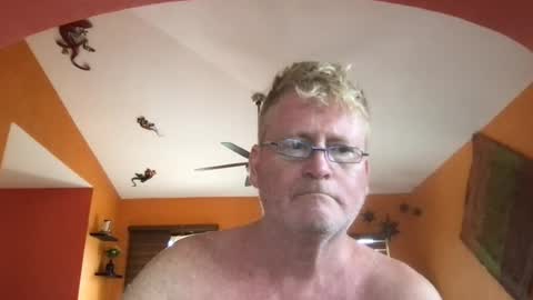 Snapshot of tomascausa chatting on July 29, 7:01 pm Hola online show from July 29, 7:01 pm