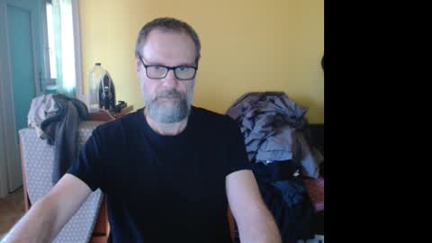 Snapshot of tomasmilian77 chatting on March 3, 10:17 am Tomas Milian online show from March 3, 10:17 am