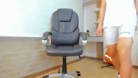 Tom Bardem online show from December 21, 7:10 pm