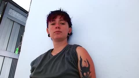 Blue online show from April 25, 5:43 pm