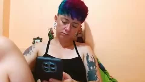Snapshot of tomboyblue chatting on June 26, 2:10 pm Blue online show from June 26, 2:10 pm