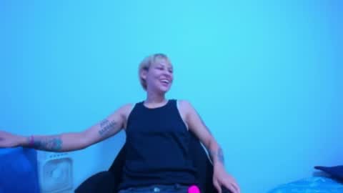 Snapshot of tomboygirl69 chatting on June 9, 10:32 pm tomboygirl69 online show from June 9, 10:32 pm