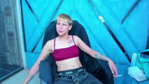 tomboygirl69 online show from July 11, 9:38 pm