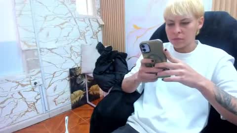 tomboygirl69 online show from July 27, 7:32 pm