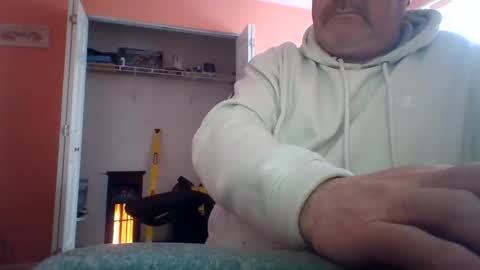 Snapshot of tomcat4848 chatting on January 16, 6:23 pm tomcat4848 online show from January 16, 6:23 pm