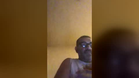 tomcop11111 online show from July 9, 2:48 am