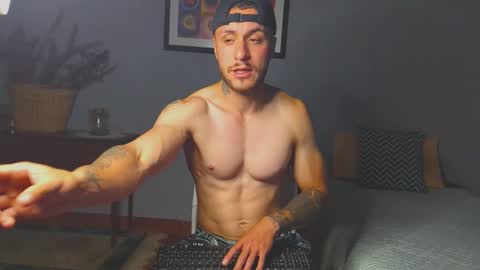 tomDavisXl online show from March 24, 3:00 am