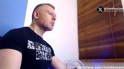 Snapshot of tomfoxcam chatting on January 29, 5:51 am Tom Fox online show from January 29, 5:51 am
