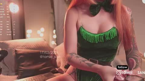 Snapshot of tomie_san chatting on March 17, 11:02 am Tomie online show from March 17, 11:02 am