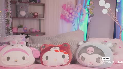 Snapshot of tomie_san chatting on April 13, 11:05 am Tomie online show from April 13, 11:05 am