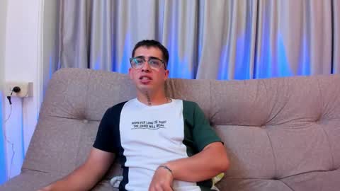 Snapshot of tommas_johnson chatting on February 20, 6:26 am Tomas online show from February 20, 6:26 am