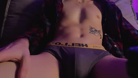 Tommie online show from December 4, 5:39 am