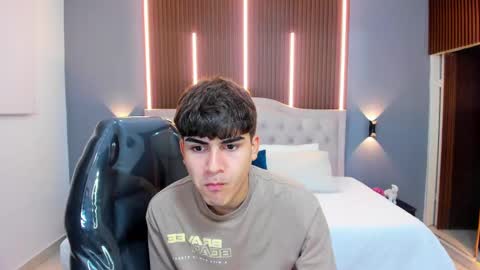 Tommy  online show from October 17, 3:53 am