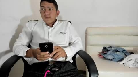 Snapshot of tommy_2456 chatting on January 7, 1:17 am tommy_2456 online show from January 7, 1:17 am