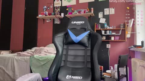 Tommy and Katana online show from December 13, 11:02 am