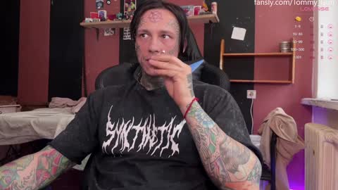 Tommy and Katana online show from December 15, 8:41 am