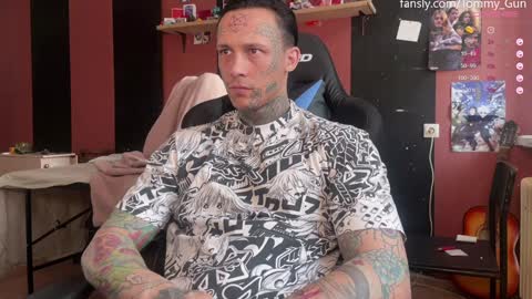 Tommy and Katana online show from December 18, 8:53 am