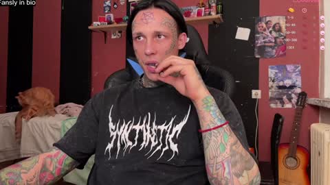 Tommy and Katana online show from December 25, 3:06 pm