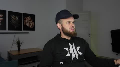  tommy burnzzz  online show from December 1, 11:04 am