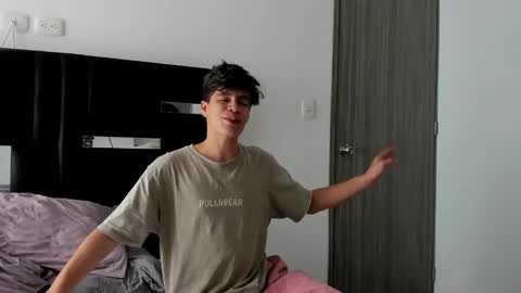 Snapshot of tommy_carlos chatting on February 6, 2:15 pm   online show from February 6, 2:15 pm