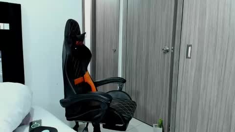 Snapshot of tommy_carlos chatting on February 13, 3:50 am   online show from February 13, 3:50 am