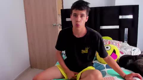 Snapshot of tommy_carlos chatting on September 8, 4:28 pm   online show from September 8, 4:28 pm