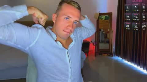 Snapshot of tommy_cumfinger chatting on April 20, 12:35 am Tommy online show from April 20, 12:35 am