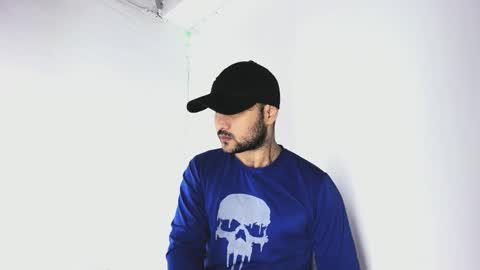 Snapshot of tommy_sccott chatting on October 12, 10:20 pm tommy_sccott online show from October 12, 10:20 pm