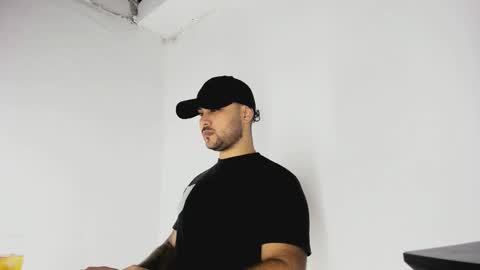 Snapshot of tommy_sccott chatting on October 29, 10:55 pm tommy_sccott online show from October 29, 10:55 pm