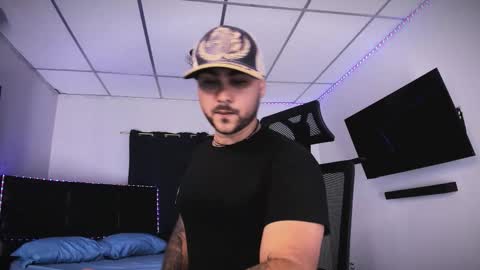 Snapshot of tommy_sccott chatting on January 31, 11:47 pm tommy_sccott online show from January 31, 11:47 pm