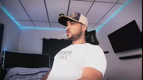 Snapshot of tommy_sccott chatting on February 8, 9:29 pm tommy_sccott online show from February 8, 9:29 pm