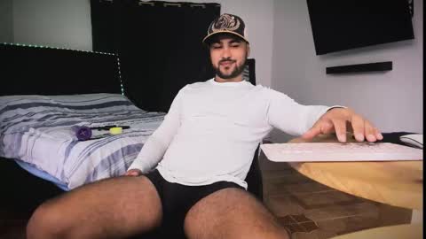 Snapshot of tommy_sccott chatting on February 9, 9:30 pm tommy_sccott online show from February 9, 9:30 pm