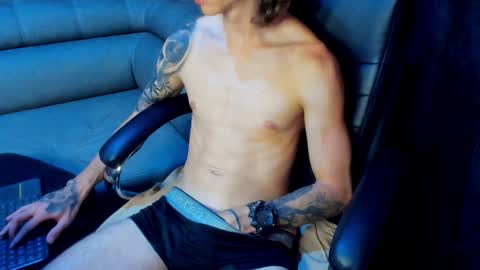 Snapshot of tommy_slater chatting on January 23, 10:54 pm Tommy Slater online show from January 23, 10:54 pm