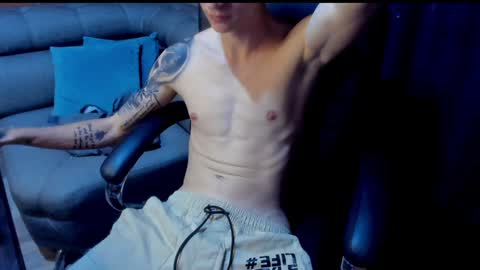 Snapshot of tommy_slater chatting on February 5, 9:07 pm Tommy Slater online show from February 5, 9:07 pm