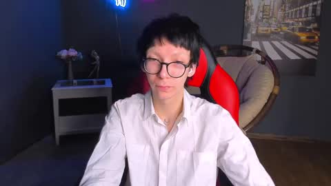 tommy_stars online show from April 17, 8:45 pm