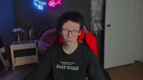 tommy_stars online show from April 22, 5:32 am