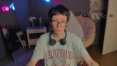 tommy_stars online show from April 29, 10:19 am